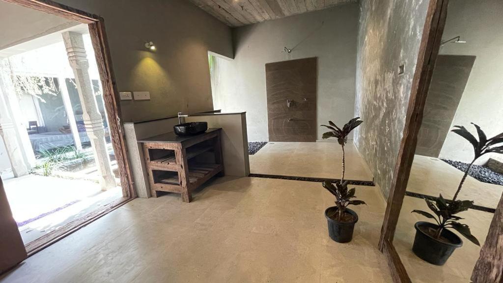 Antharyamin Hotel Thiruvananthapuram Room photo